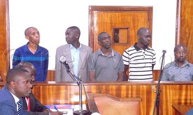 Uganda jail break: Manhunt for more than 200 naked and 