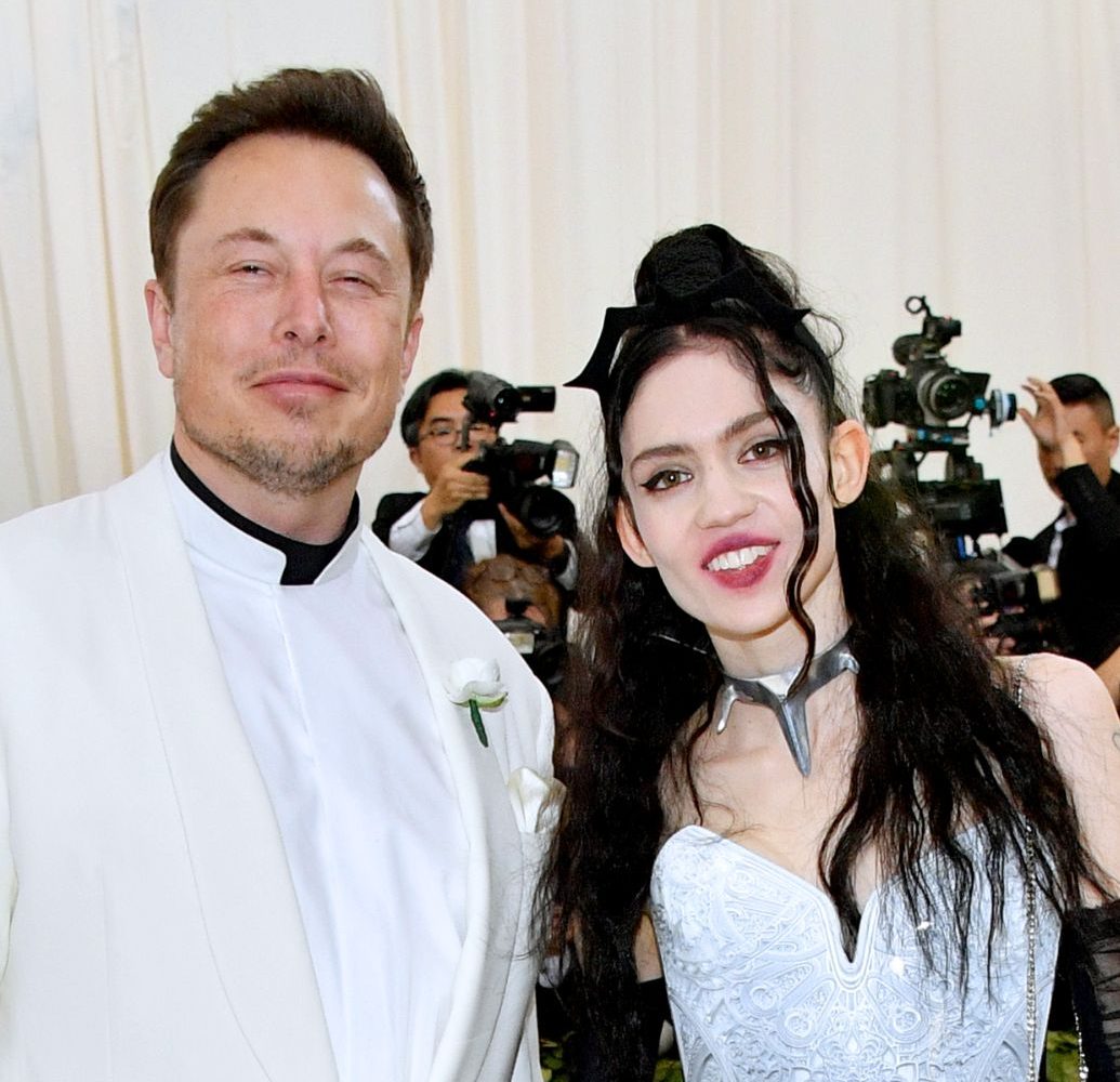 Elon Musk's girlfriend, Grimes is selling her soul to the highest bidder